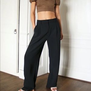 Aritzia Effortless Pant